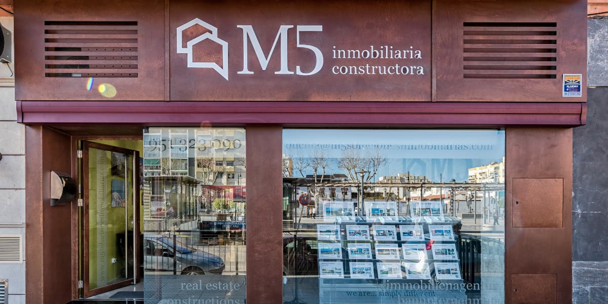 Decoración de oficina inmobiliaria: La fachada - Inmogesco Decoración de oficina inmobiliaria: La fachada - Inmogesco
